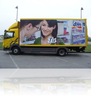 dinela-truck-screen_0